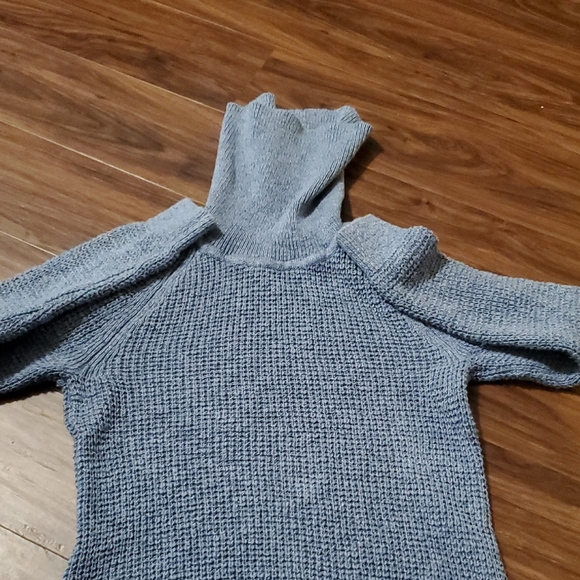 L.L. Bean Soft Heathered Blue Turtleneck Sweater - Picture 3 of 5